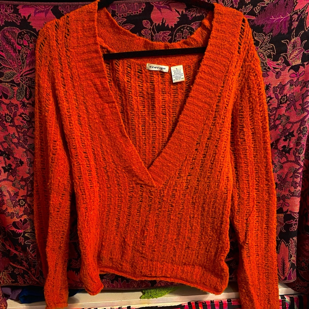 VINTAGE ENERGIE V NECK SWEATER